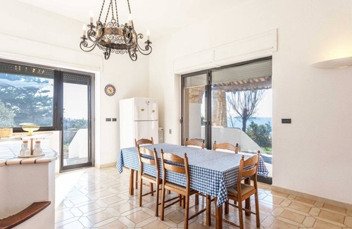 Torre Suda Apartment | Comfortable studio in villa with sea view, in Torre Suda.