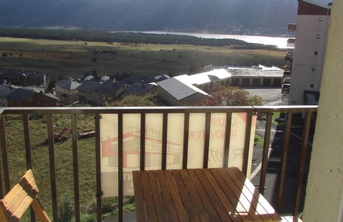 Les Angles Apartment | Top-Rated Studio in Les Angles with Lake View Amenities