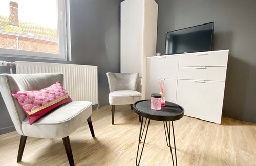 Arras Apartment | Cozy Studio with Kitchen near University of Artois