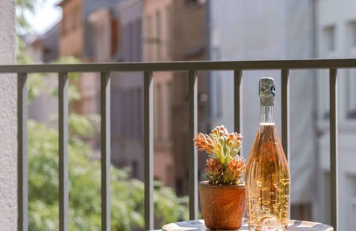 Brederode Apartment | Inviting Studio with Terrace and Kitchen in Antwerp