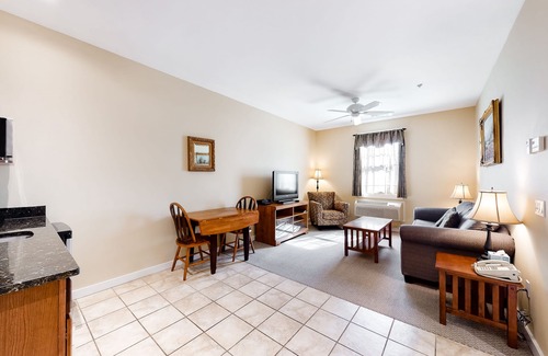 Northeast Harbor House | Cozy Suite in Downtown Northeast Harbor - Steps to the Water