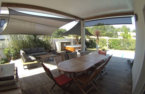 Tosse House | Inviting Poolside Retreat with Jacuzzi Near Seignosse