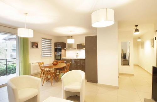 Aix-les-Bains Apartment | Cozy T3 Retreat Steps from the Lake with Spa Access