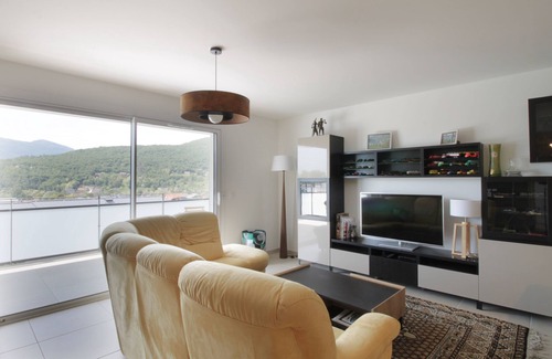 Aix-les-Bains Apartment | Inviting T3 with Terrace, Garage & Spa Amenities Await