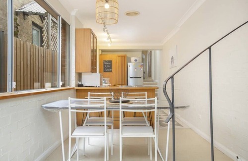 Leichhardt House | Prime Terrace Stay in Central Location - Guest Rated 10/10