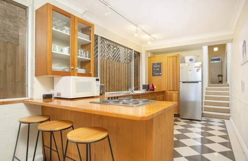 Leichhardt House | Prime Terrace Stay in Central Location - Guest Rated 10/10