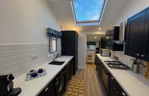 Swindon House | Pet-Friendly Two-Bed House Near Swindon - Guest Rated 10/10