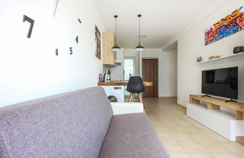 Isca Marina Apartment | Cozy Vacation Apartment Steps from Sandy Beach and Ocean Views