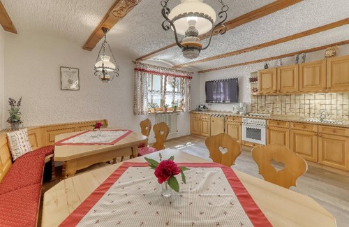 Eschlkam Apartment | Top-Rated Vacation Apartment with Spa & Free WLAN Access