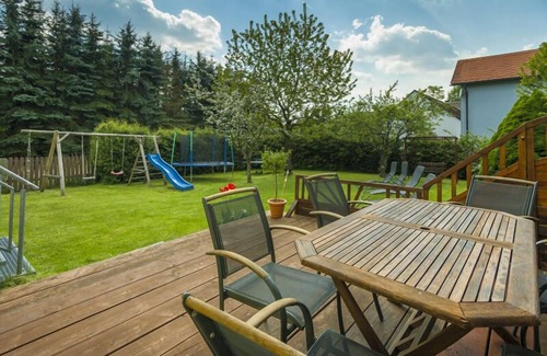 Barnau House | Relaxing Getaway: Guest Rated 9.6 with Ocean Views