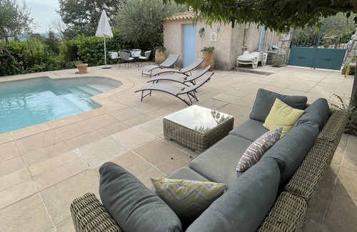 Villecroze Apartment | Family-Friendly Apartment with Pool & Pet-Friendly Amenities