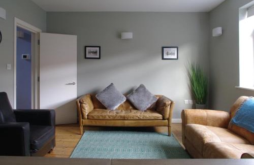 Waterloo Apartment | Relaxing Waterloo Home Steps from the Thames River