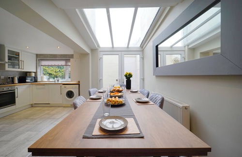 Wetherby House | Inviting Wetherby Townhouse for Families and Groups of 9