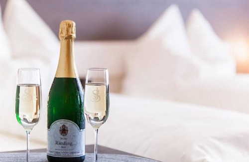 Longuich Bed & Breakfast | Comfortzimmer Groß - Ocean View Stay at Weingut im Turm
