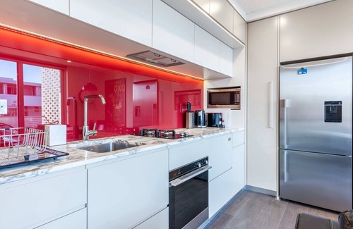 Cremorne Apartment | Cozy 1-Bed Apartment with Spa and Kitchen Amenities