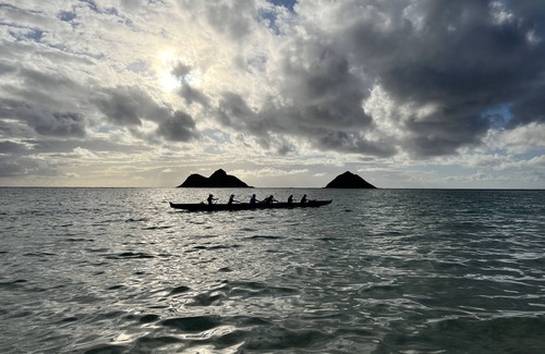 Lanikai House | Cozy 1-Bedroom Retreat Steps from White Sand Beach