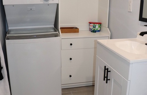 Hollywood Apartment | Cozy 1-BR Studio Steps from the Beach with Pool & Spa