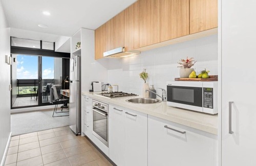 Adelaide Central Business District Condo | Cozy 1BR with Pool Access, Scenic Views & Free Wi-Fi