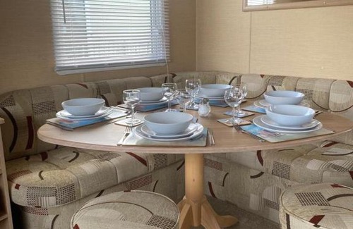 Seasalter Apartment | Cozy Holiday Caravan with Child-Friendly Amenities