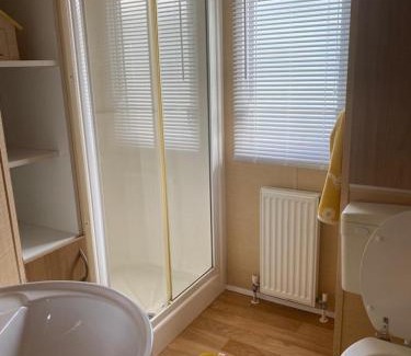 Seasalter Apartment | Cozy Holiday Caravan with Child-Friendly Amenities