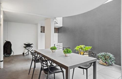 Spring Hill Apartment | Cozy 2-Bed Retreat with Pool and Secure Parking