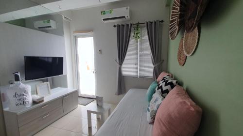 Surabaya Apartment | Cozy 2 Bedroom Apartment with Pool at Pavilion Permata Surabaya