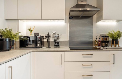 Dartford Apartment | Inviting 2 Bedroom Flat in Dartford Near Train Station