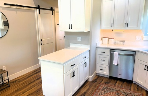 Springfield House | Cozy 2b/1ba Retreat Near Eugene with Pet-Friendly Perks