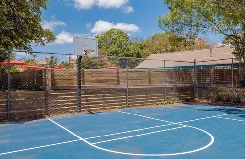Milwood Apartment | Cozy 2BD Apartment with King Bed in Cedar Park