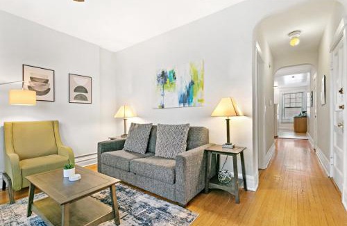 Wrigleyville Apartment | Child-Friendly Apartments in Chicago, IL – 4-Star Comfort