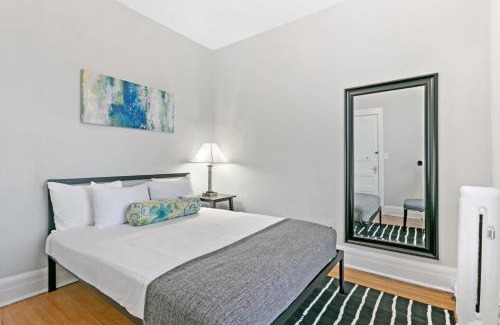 Wrigleyville Apartment | Child-Friendly Apartments in Chicago, IL – 4-Star Comfort