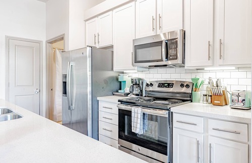 Pleasant Valley Apartment | Cozy 2BR King Suite with Fast WiFi, Near Downtown Attractions