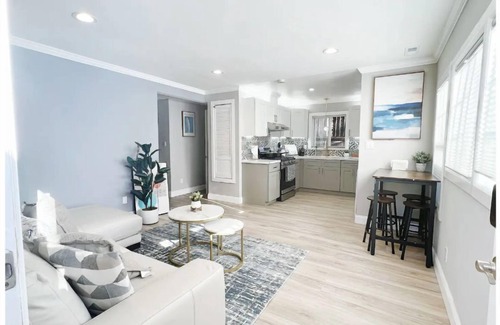 South Berkeley Apartment | Cozy 2BR Retreat Near UCB - Ideal for Families