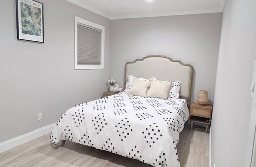 South Berkeley Apartment | Cozy 2BR Retreat Near UCB - Ideal for Families