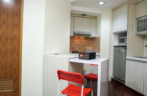 Chinatown Apartment | Cozy 3BR Apartment with Pool in Mediterania Gajah Mada