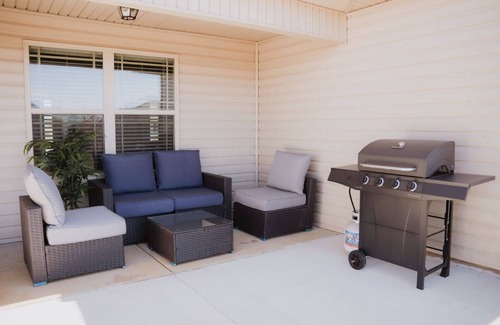 Perry House | Pet-Friendly 4 BD/2 BA Housing with Hot Tub & Spa