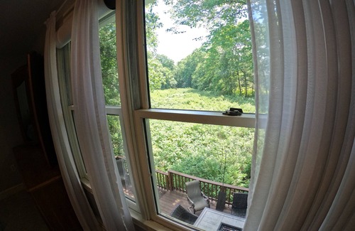 Beverly House | Cozy 4 Bedroom Home Near Downtown and Beautiful Beaches