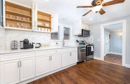 Bristol House | Welcoming 4-Bedroom Retreat with King Bed & Hot Tub