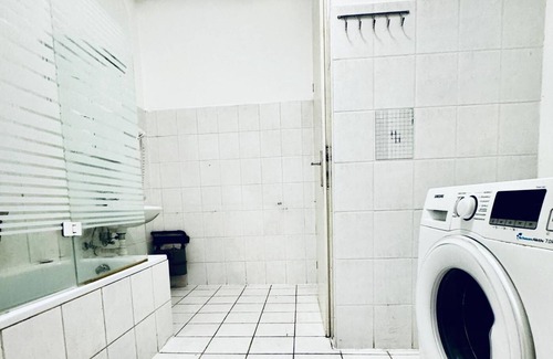 Ottakring Apartment | Comfy 4BR 10 Min Transport to Stadthalle