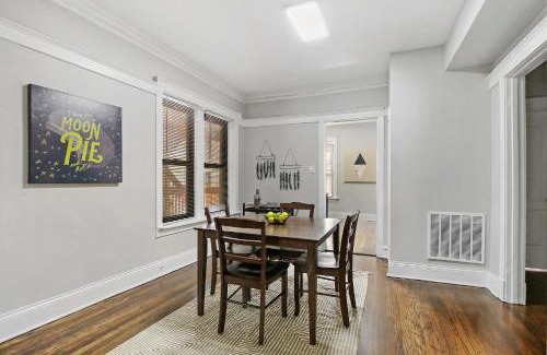 East Albany Park Apartment | Family-Friendly Apartments in Vibrant Chicago, IL