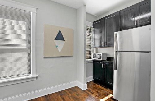 East Albany Park Apartment | Family-Friendly Apartments in Vibrant Chicago, IL