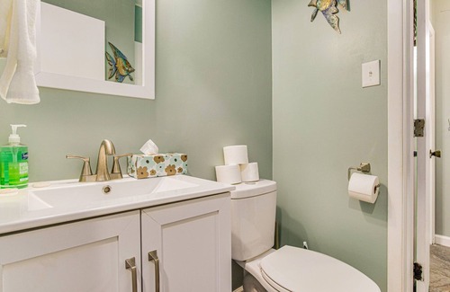 Ferry Pass House | Cozy 3BR Ocean View House - Perfect for Family Fun
