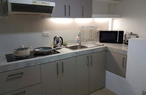 Tagaytay Cabin | Cozy Suite with Kitchen and Inviting Gazebos Await You