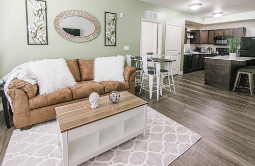 Orem Apartment | Cozy BYU | UVU Apartment with King Beds & Fast Wi-Fi