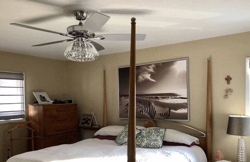 Lido Beach House | Beach House with Ocean Views & Pet-Friendly Amenities