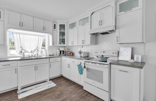 Weslaco House | Guest Rated: 9.8 - Comfy Beds & Fun Game Room Await!