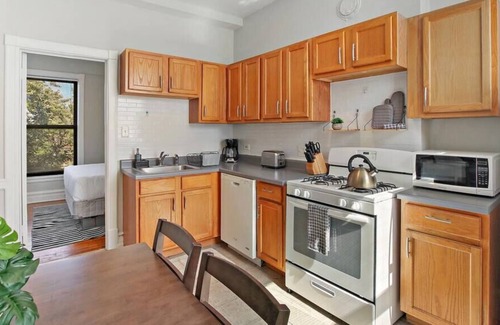 North Center Apartment | Cozy 3BR Apartment with Kitchen and Pet-Friendly Perks