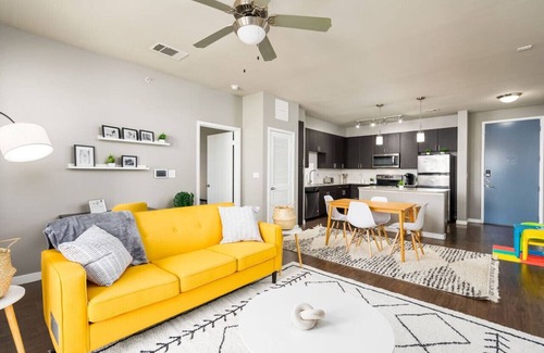 Alamo Heights Apartment | Alamo Chic: King Bed, Pool & Office Desk Retreat