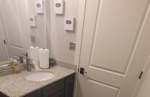 Kokomo Apartment | Comfy Corporate Living