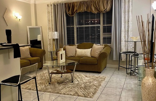 Downtown Jacksonville Apartment | Comfy, cozy condo in fabulous Downtown Jacksonville with AC, WiFi & fitness room
